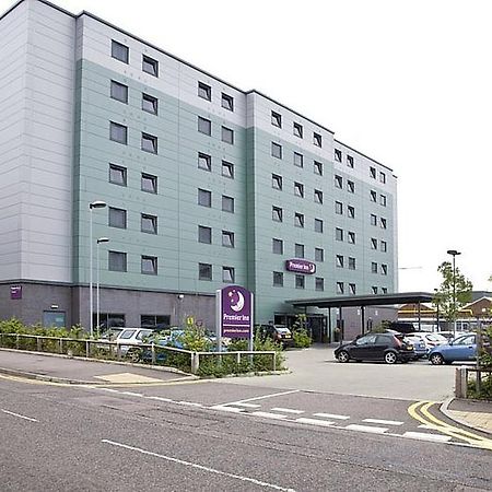 Premier Inn London Elstree / Borehamwood Exterior photo