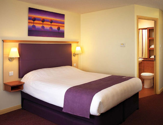 Premier Inn London Elstree / Borehamwood Exterior photo