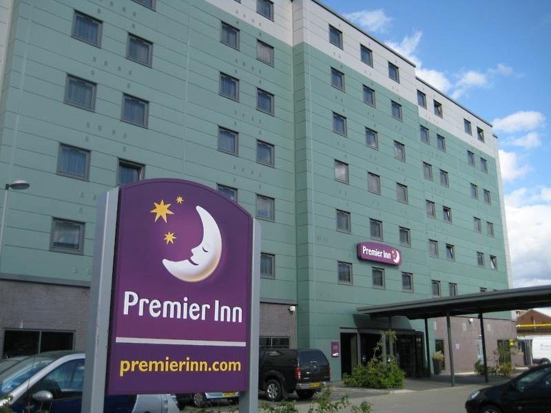 Premier Inn London Elstree / Borehamwood Exterior photo